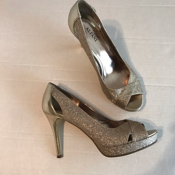 ALFANI Gold Glitter Open Toed Criss-Cross Heels Size 6.5 Peep Toe 4" Heels - Picture 1 of 8